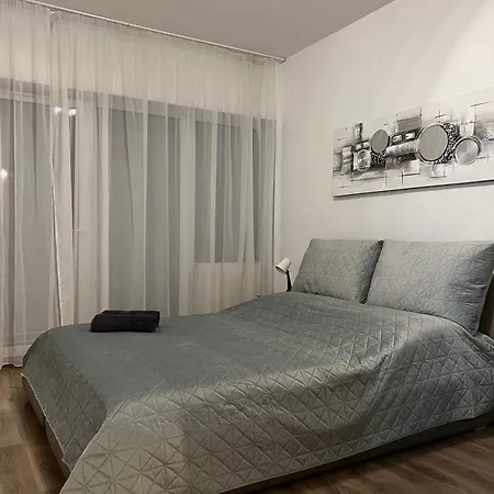 Apartman Nmg - Megyeri Tér 1a Pécs