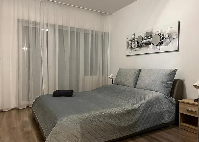 Apartman Nmg - Megyeri Tér 1a Pécs